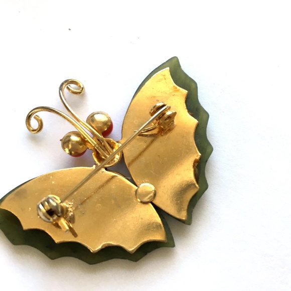 Vintage Jade Jewelry Butterfly Brooch  Gold Plated metal set with Jade and Coral - Picture 4 of 6